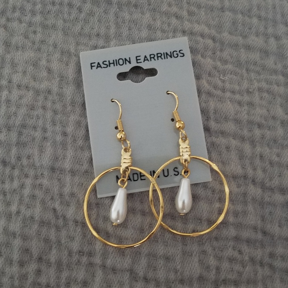 Earrings *FREE with any purchase